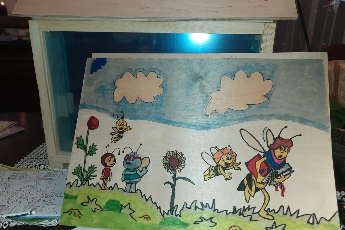 Wspólnie z dziećmi malowaliśmy na uliku podglądowym